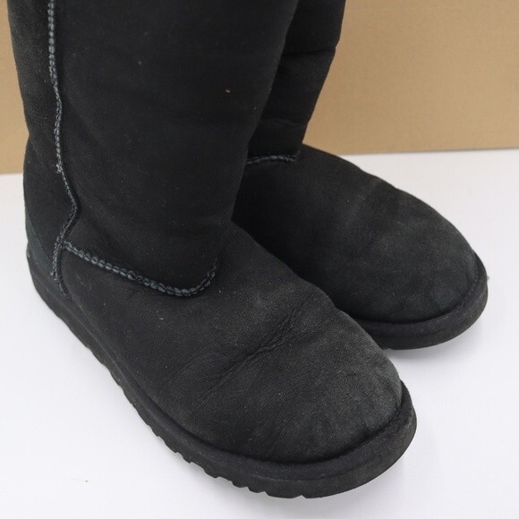 UGG Australia Classic Tall Black Kids Winter Sheepskin Boots Cozy Size 5 - Picture 6 of 16